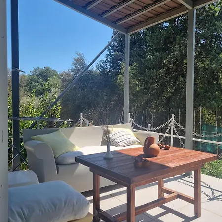 Chez Maria Hébergement de vacances Stroumbi